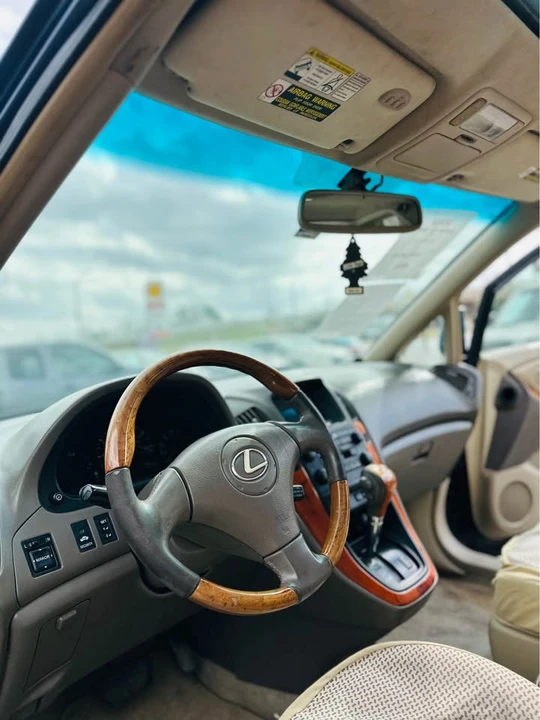 2002 Lexus RX 1st Gen - Image 11 of 21