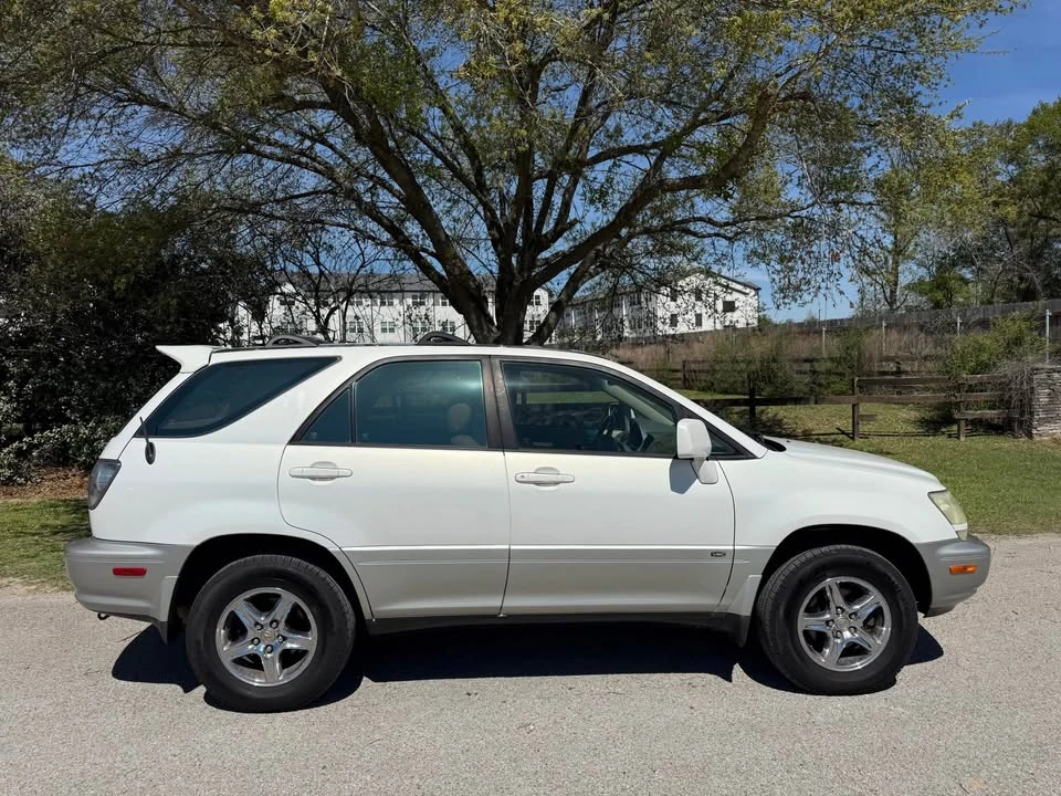 2002 Lexus RX 1st Gen - Image 6 of 13