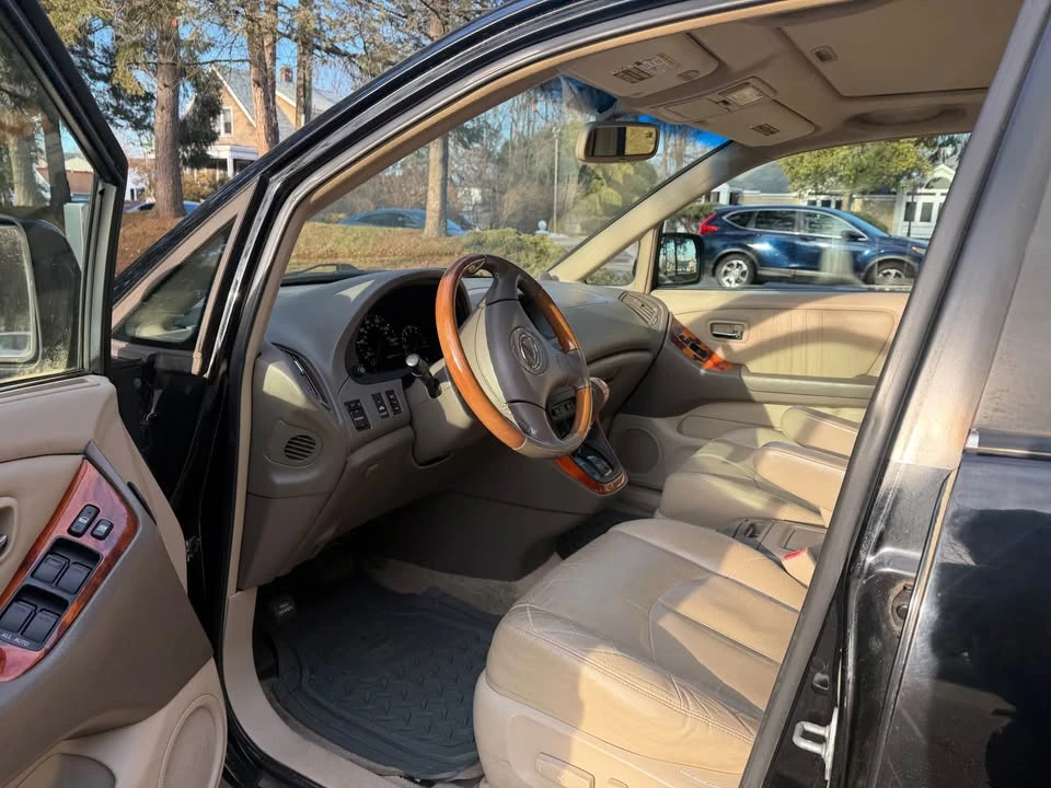2002 Lexus RX 1st Gen - Image 9 of 14