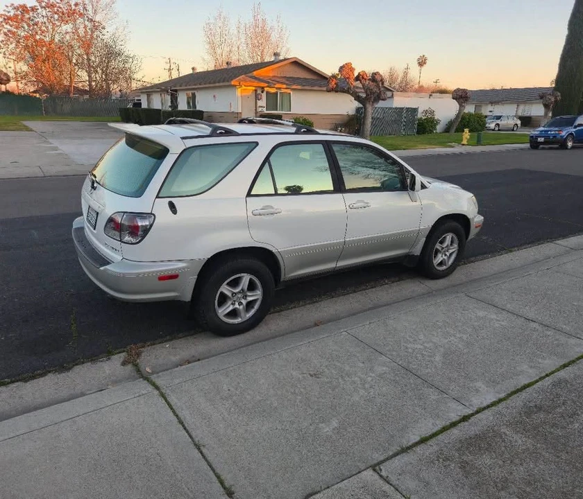 2002 Lexus RX 1st Gen - Image 6 of 9