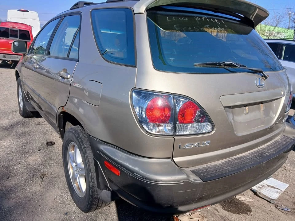 2002 Lexus RX 1st Gen - Image 2 of 9