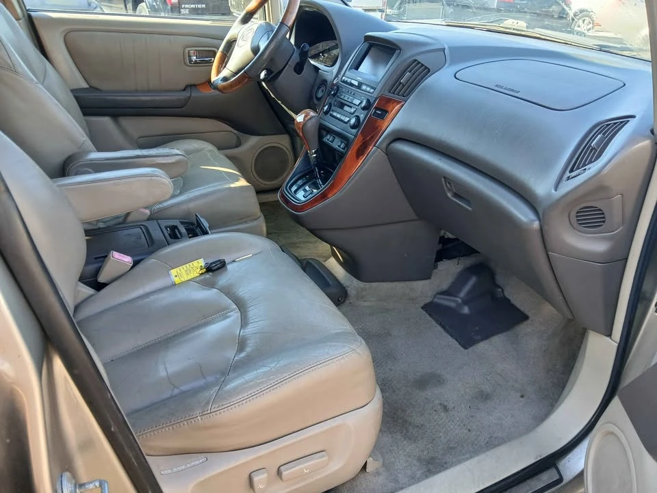 2002 Lexus RX 1st Gen - Image 5 of 9