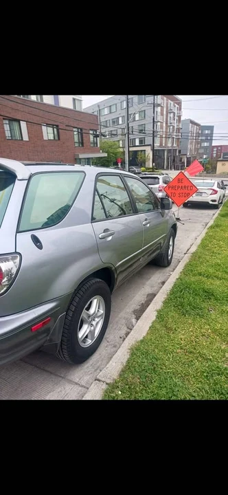 2002 Lexus RX 1st Gen - Image 2 of 5