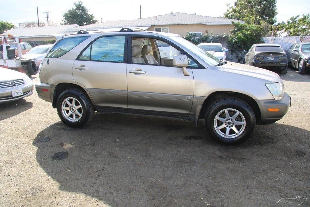 2002 Lexus RX 1st Gen - Image 9 of 21
