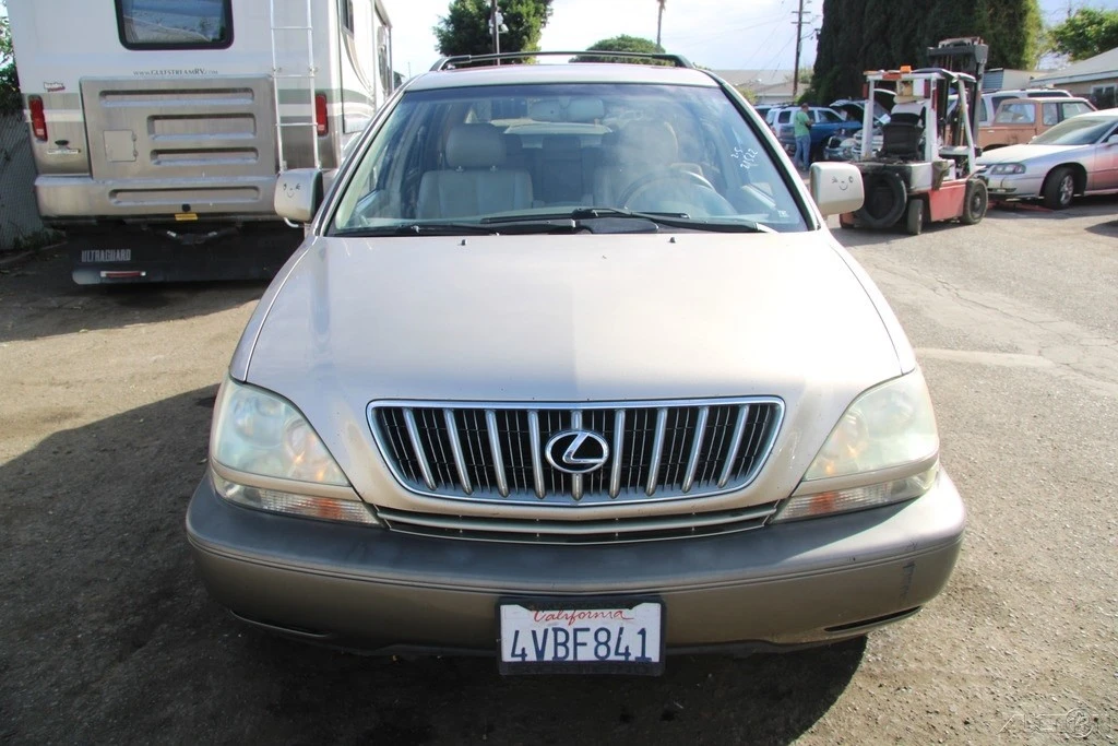 2002 Lexus RX 1st Gen - Image 11 of 21