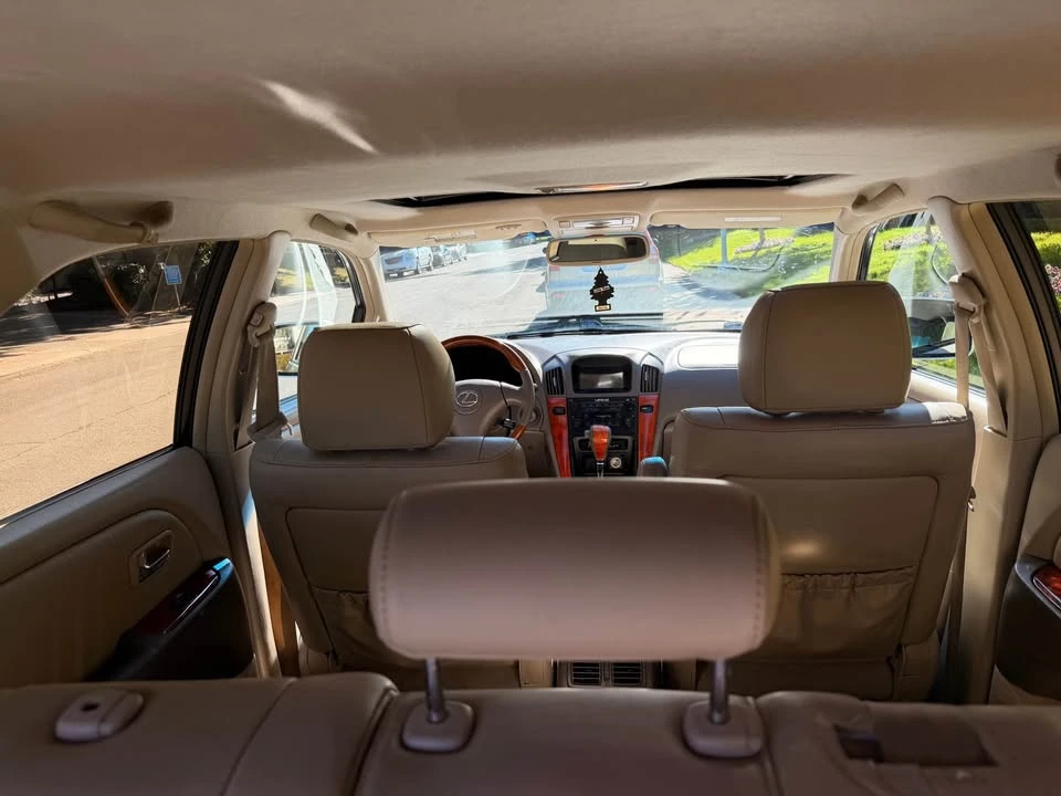 2002 Lexus RX 1st Gen - Image 11 of 13