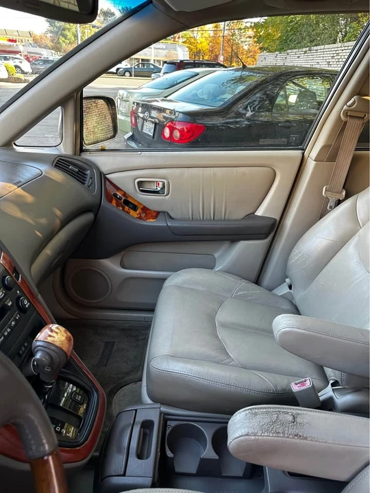 2002 Lexus RX 1st Gen - Image 6 of 8