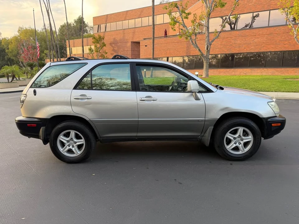 2002 Lexus RX 1st Gen - Image 2 of 7