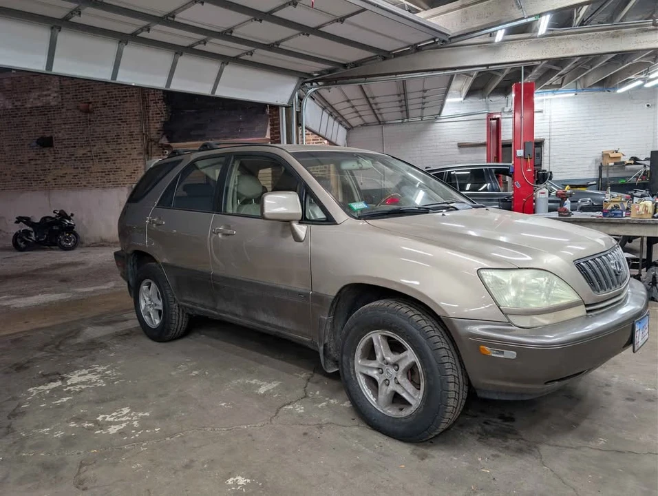 2002 Lexus RX 1st Gen - Image 4 of 9