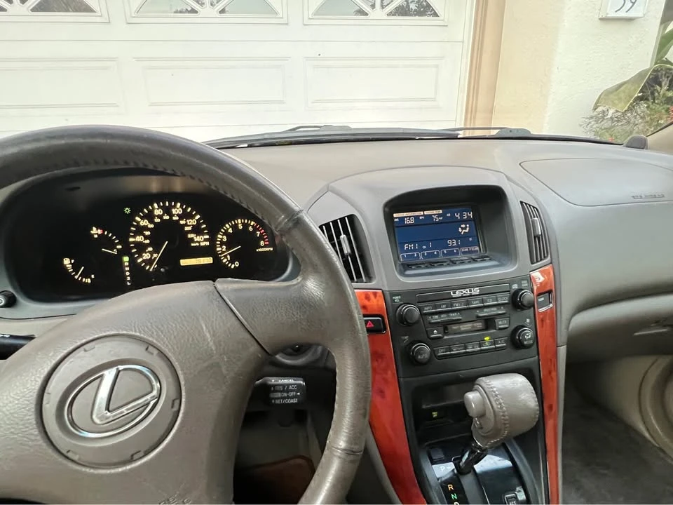 2002 Lexus RX 1st Gen - Image 9 of 20