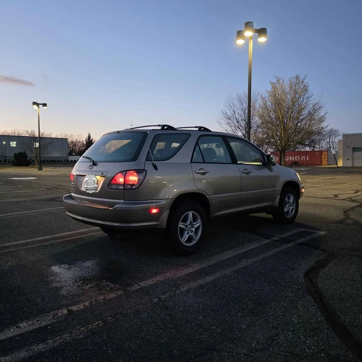 2002 Lexus RX 1st Gen - Image 3 of 20