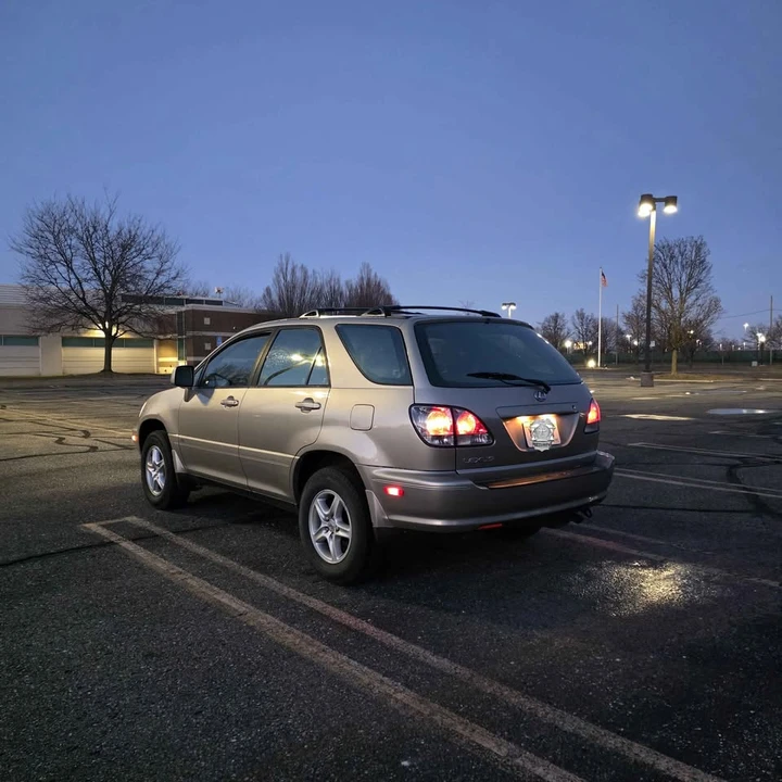 2002 Lexus RX 1st Gen - Image 5 of 20