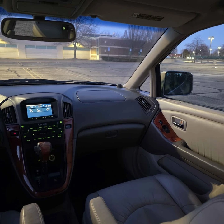 2002 Lexus RX 1st Gen - Image 15 of 20