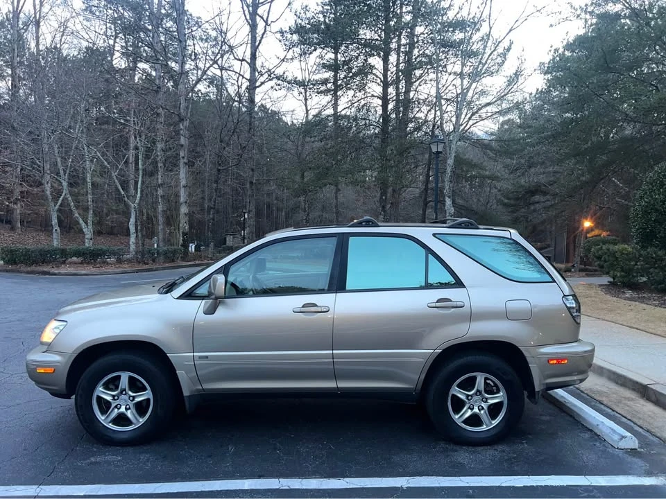 2002 Lexus RX 1st Gen - Image 2 of 11