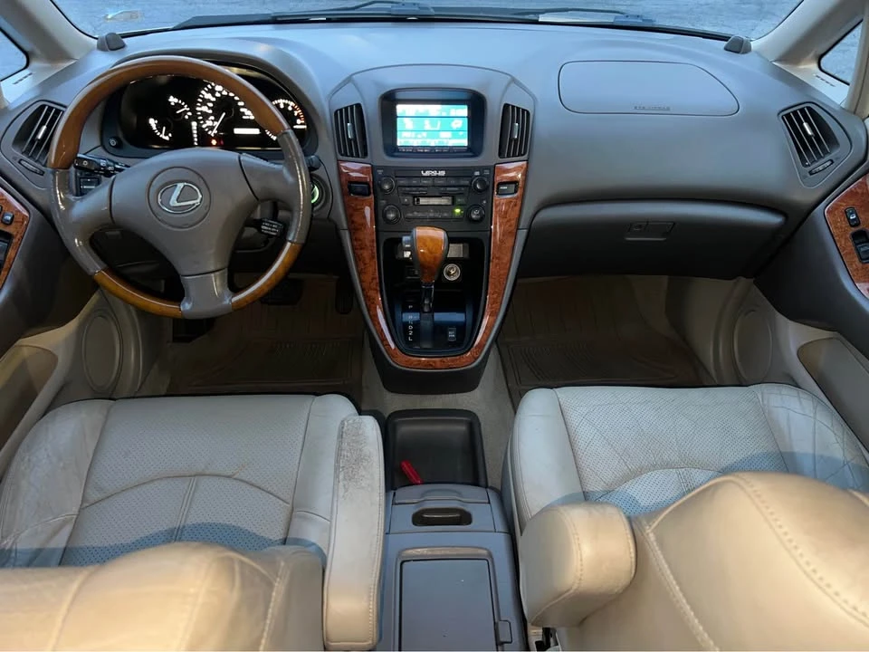 2002 Lexus RX 1st Gen - Image 10 of 11