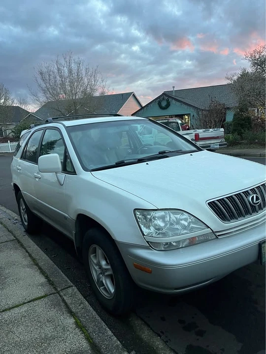 2002 Lexus RX 1st Gen - Image 2 of 8