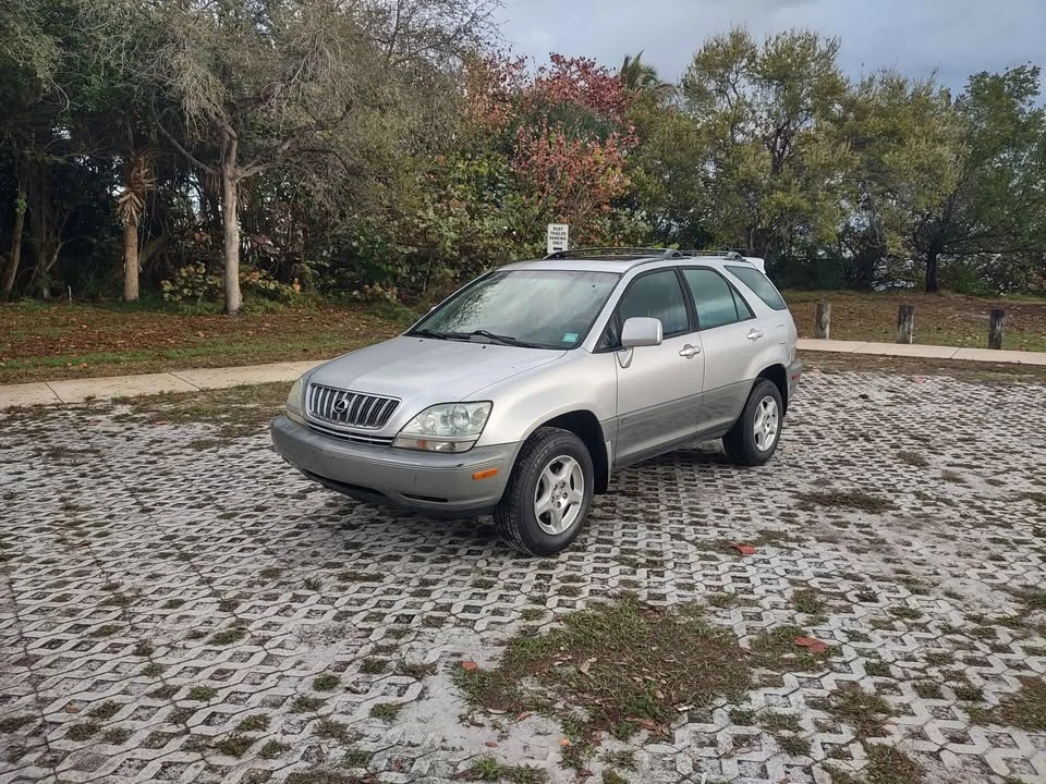 2002 Lexus RX 1st Gen - Image 2 of 12