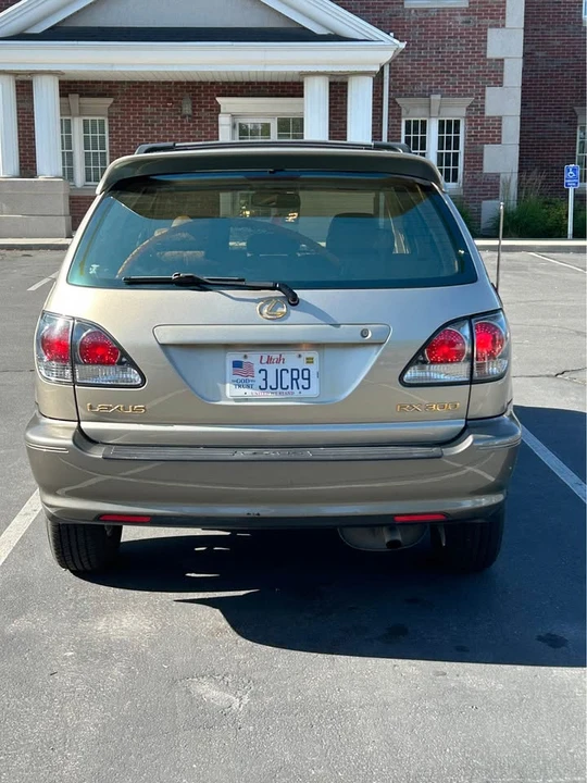 2002 Lexus RX 1st Gen - Image 2 of 14