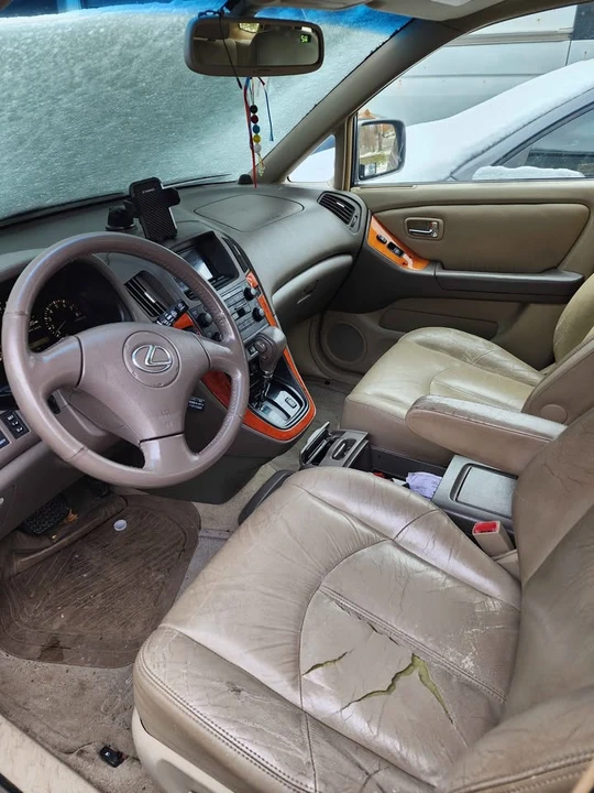 2002 Lexus RX 1st Gen - Image 9 of 10