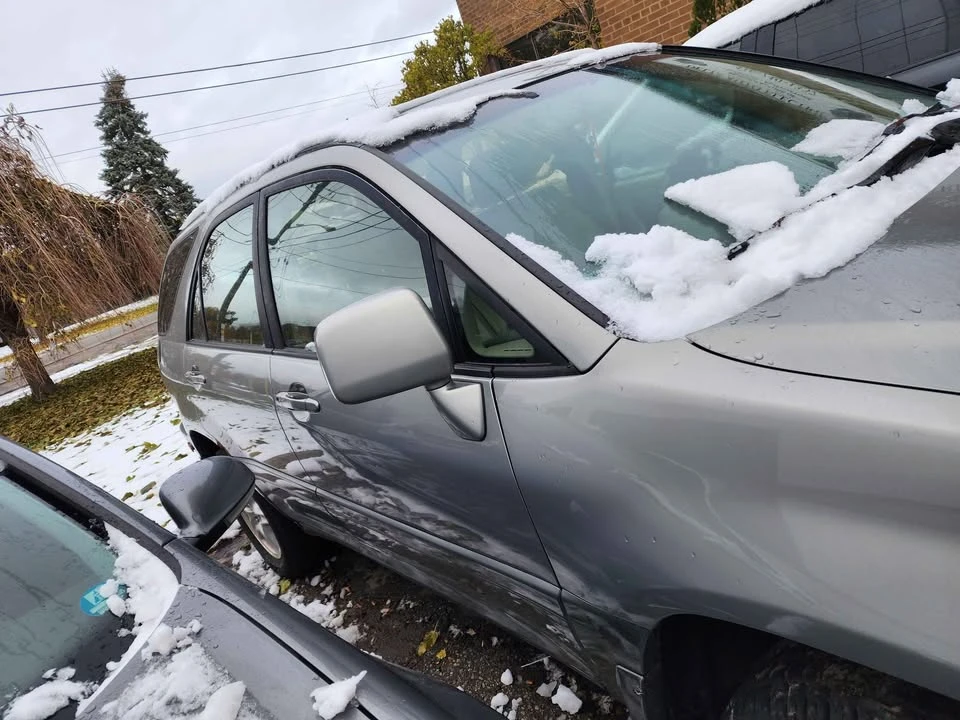 2002 Lexus RX 1st Gen - Image 2 of 10
