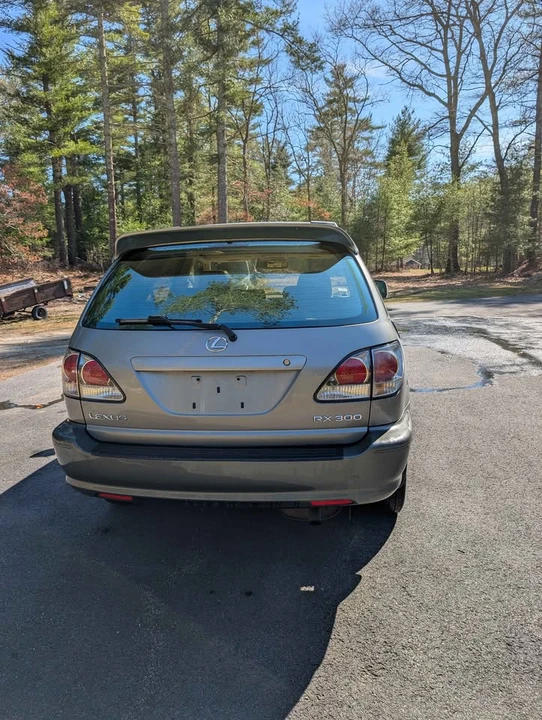 2002 Lexus RX 1st Gen - Image 3 of 10