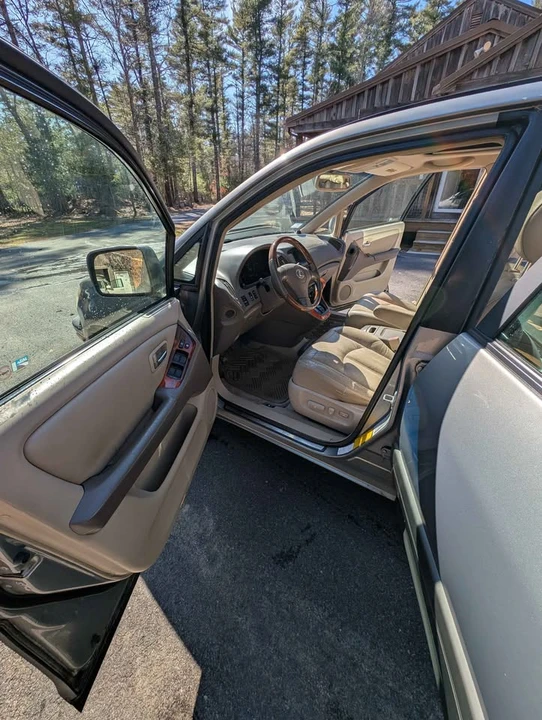 2002 Lexus RX 1st Gen - Image 6 of 10