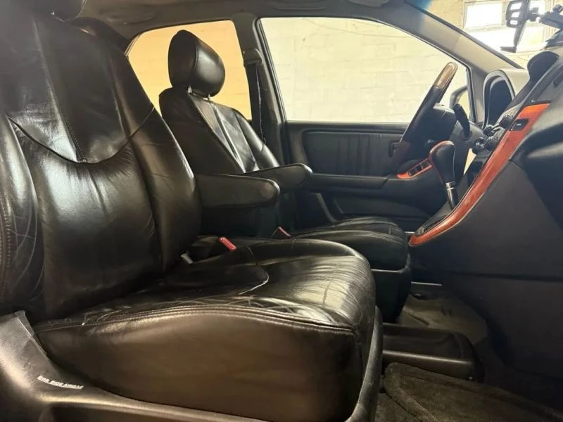 2002 Lexus RX 1st Gen - Image 11 of 12