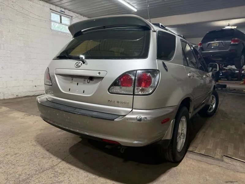 2002 Lexus RX 1st Gen - Image 4 of 12