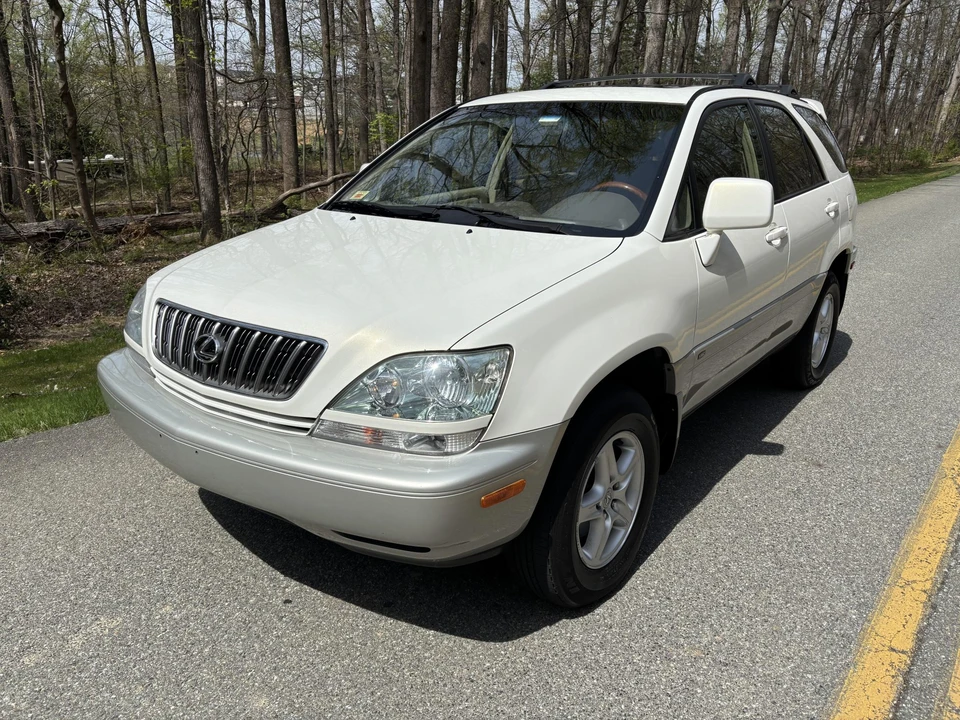 2002 Lexus RX 1st Gen - Image 11 of 31