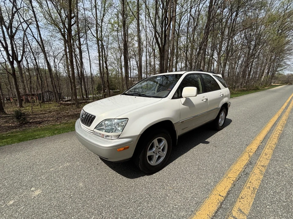 2002 Lexus RX 1st Gen - Image 19 of 31
