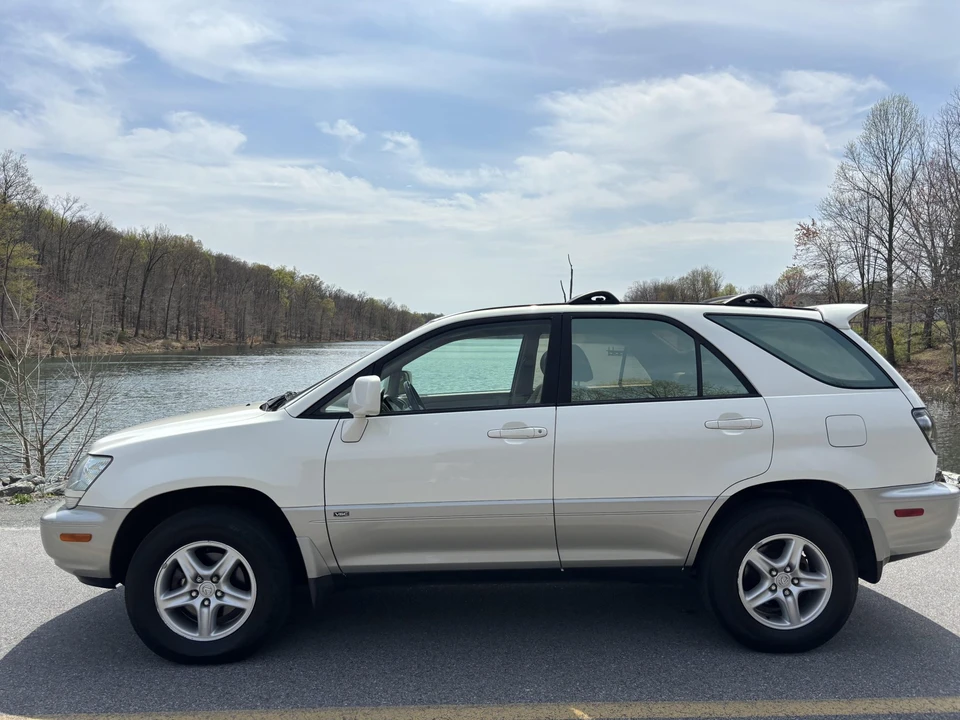 2002 Lexus RX 1st Gen - Image 27 of 31