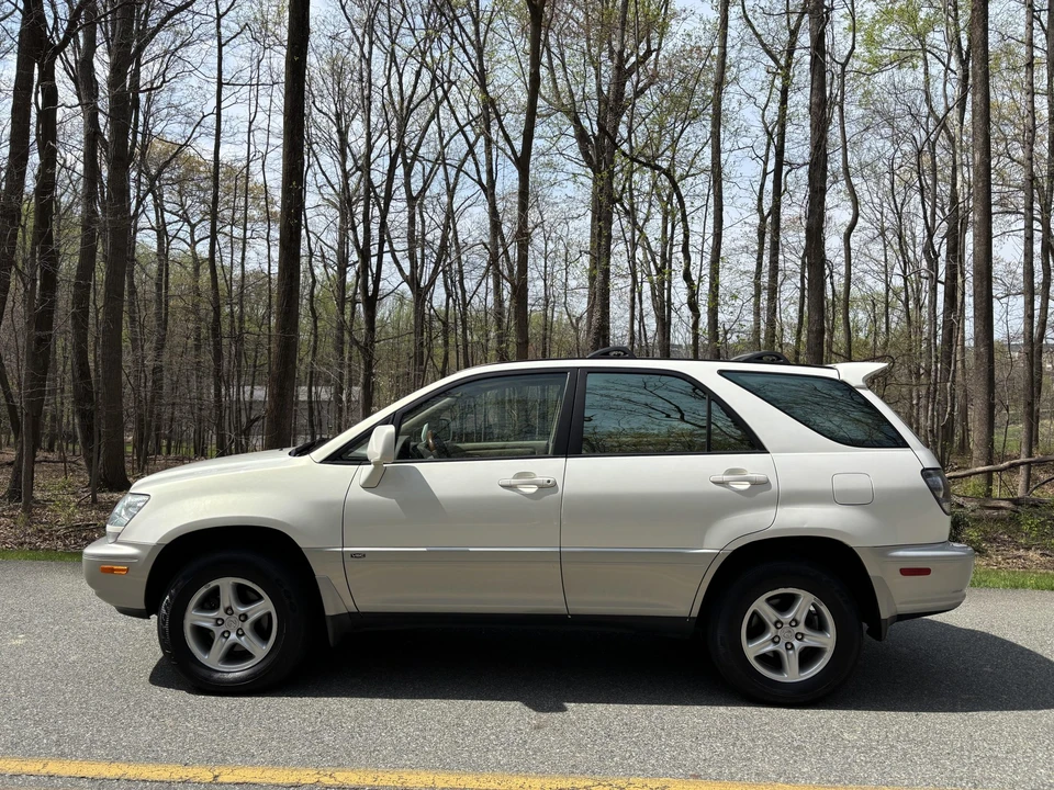 2002 Lexus RX 1st Gen - Image 25 of 31