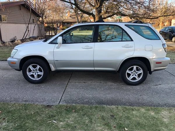 2002 Lexus RX 1st Gen - Image 9 of 11