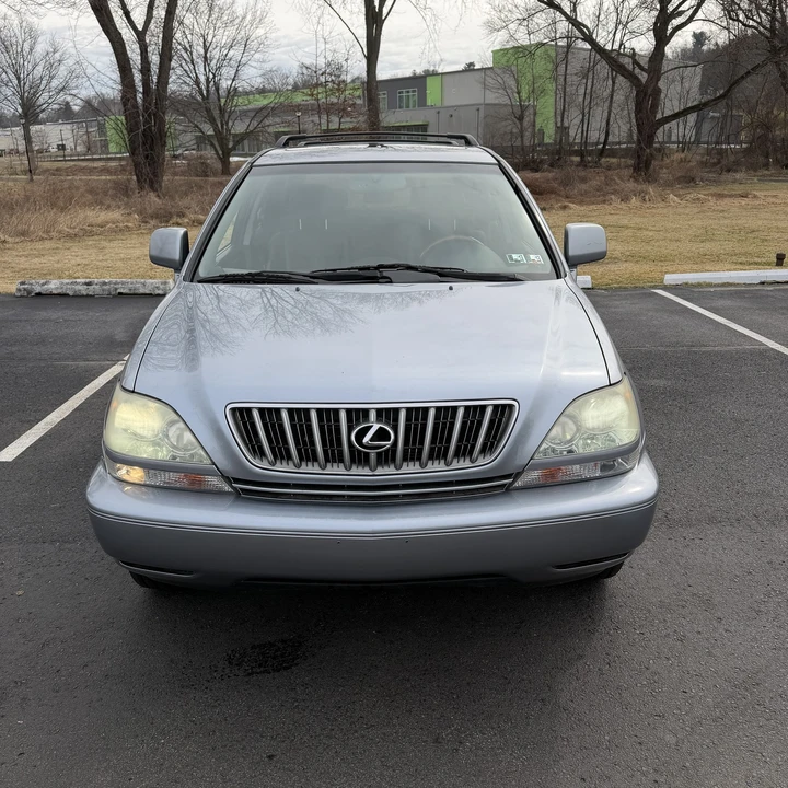 2002 Lexus RX 1st Gen - Image 11 of 12