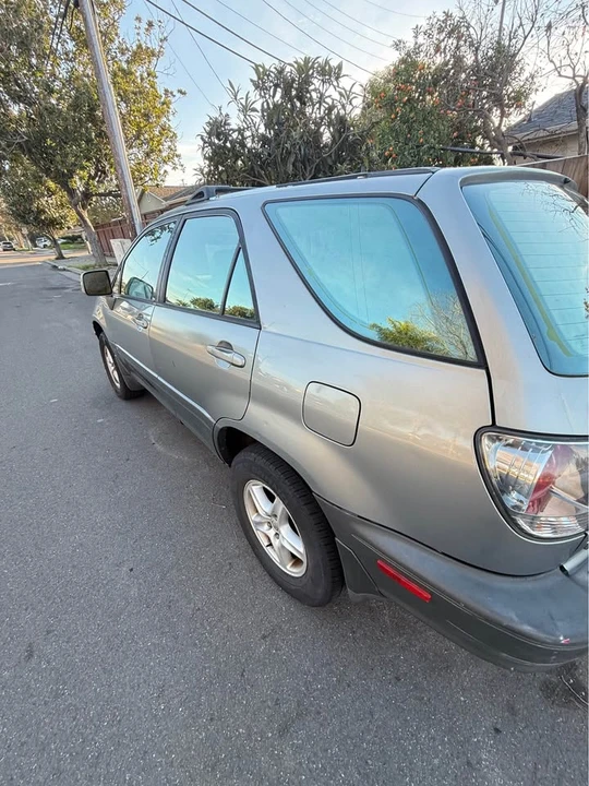 2002 Lexus RX 1st Gen - Image 5 of 20
