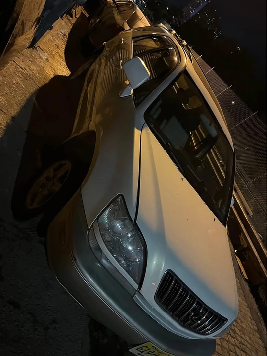 2002 Lexus RX 1st Gen - Image 2 of 5