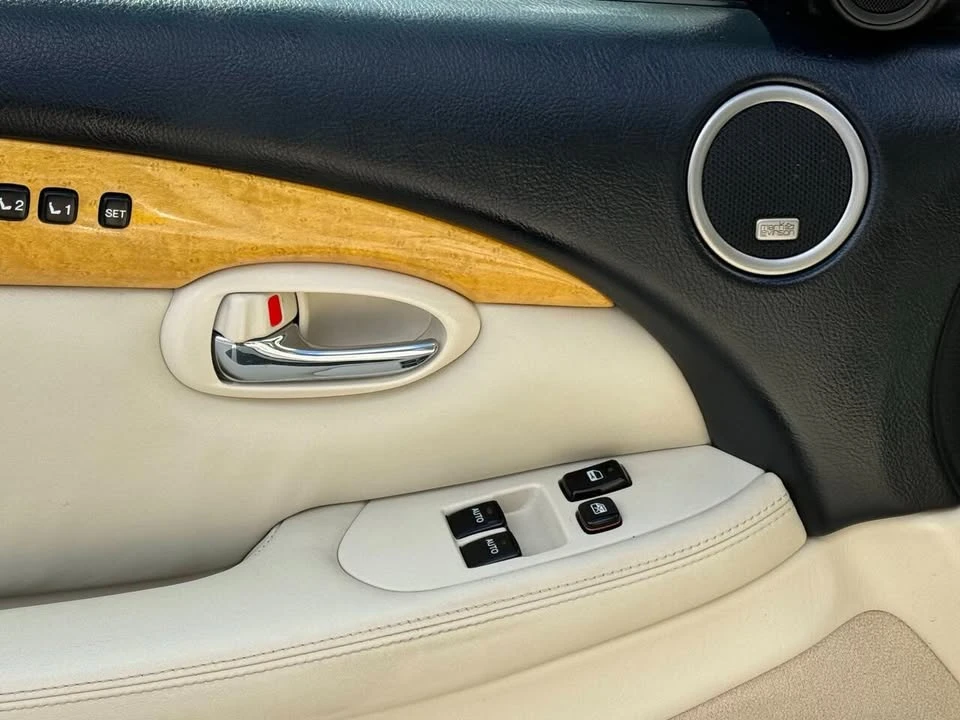 2002 Lexus SC430 - Image 10 of 20