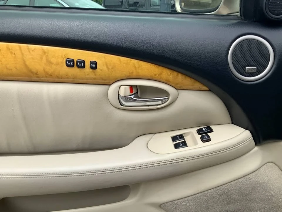 2002 Lexus SC430 - Image 11 of 20