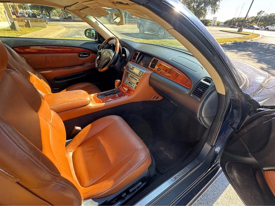 2002 Lexus SC430 - Image 9 of 12