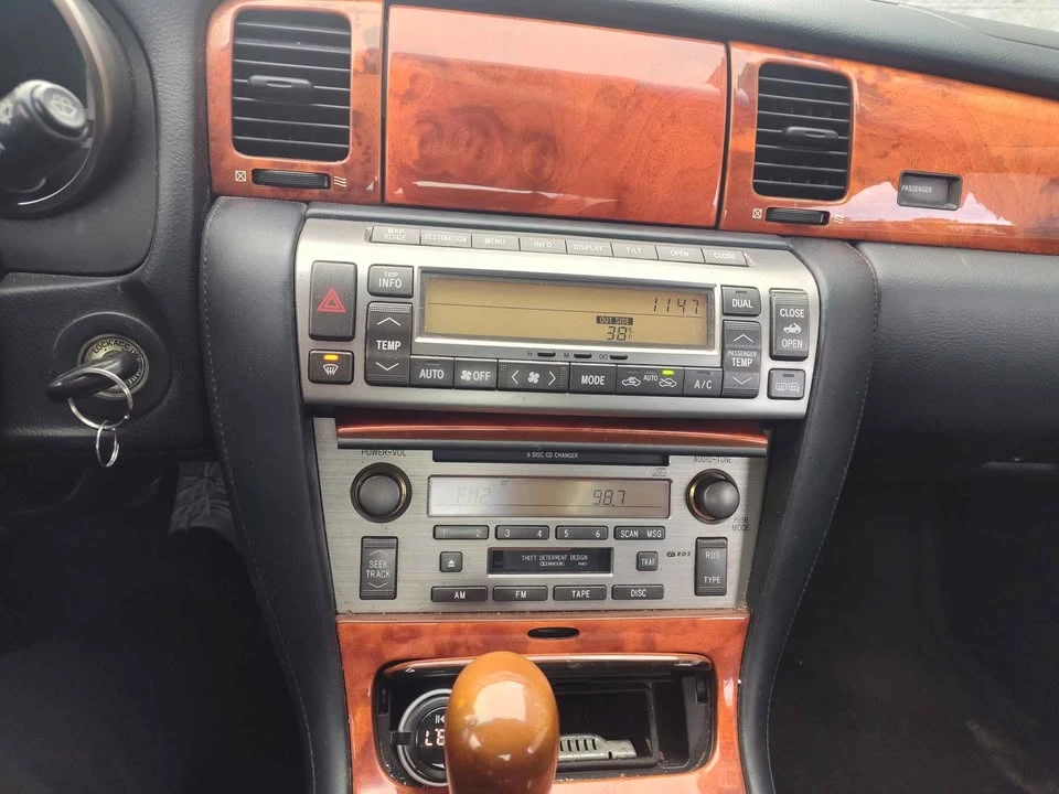 2002 Lexus SC430 - Image 3 of 12