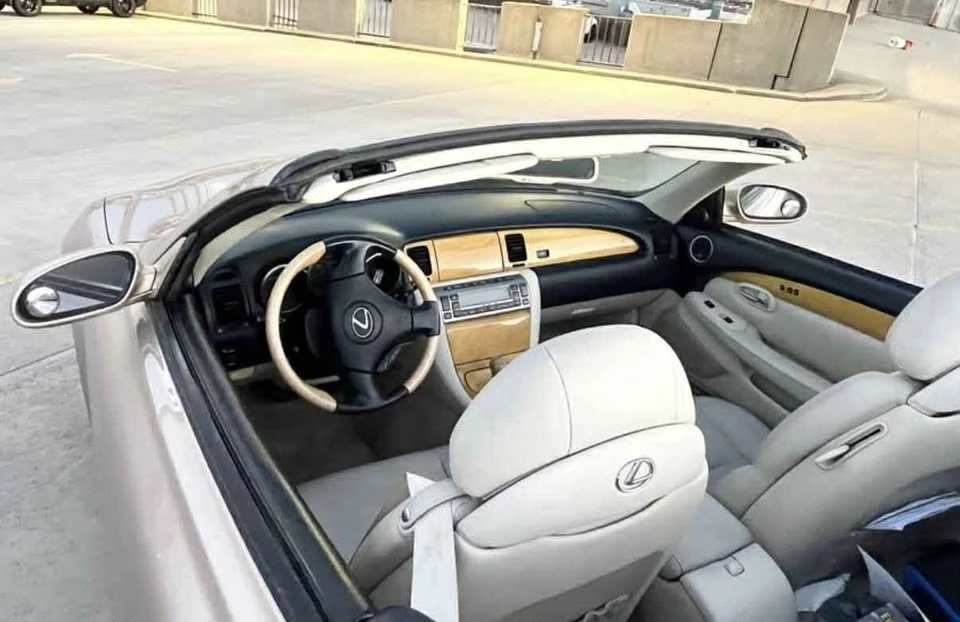 2002 Lexus SC430 - Image 8 of 10