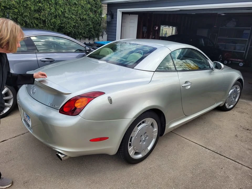 2002 Lexus SC430 - Image 2 of 8