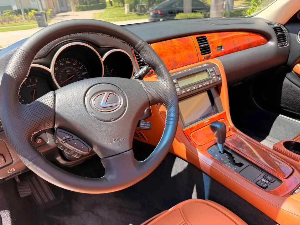 2002 Lexus SC430 - Image 10 of 15