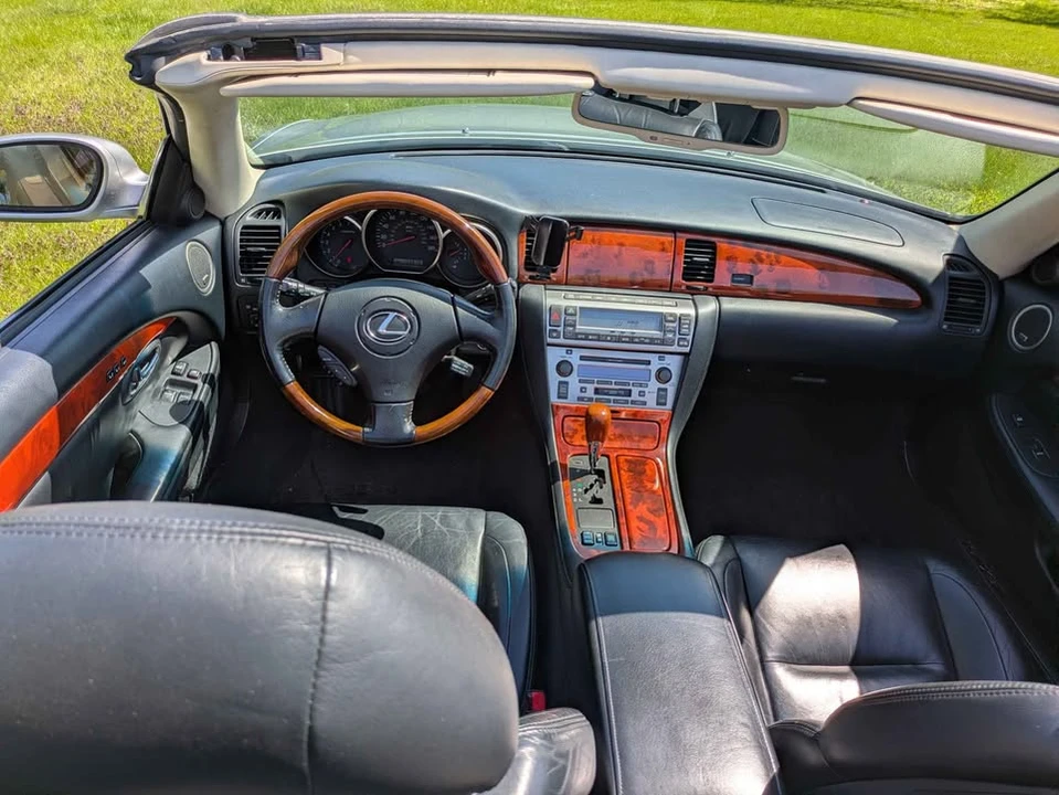 2002 Lexus SC430 - Image 4 of 9
