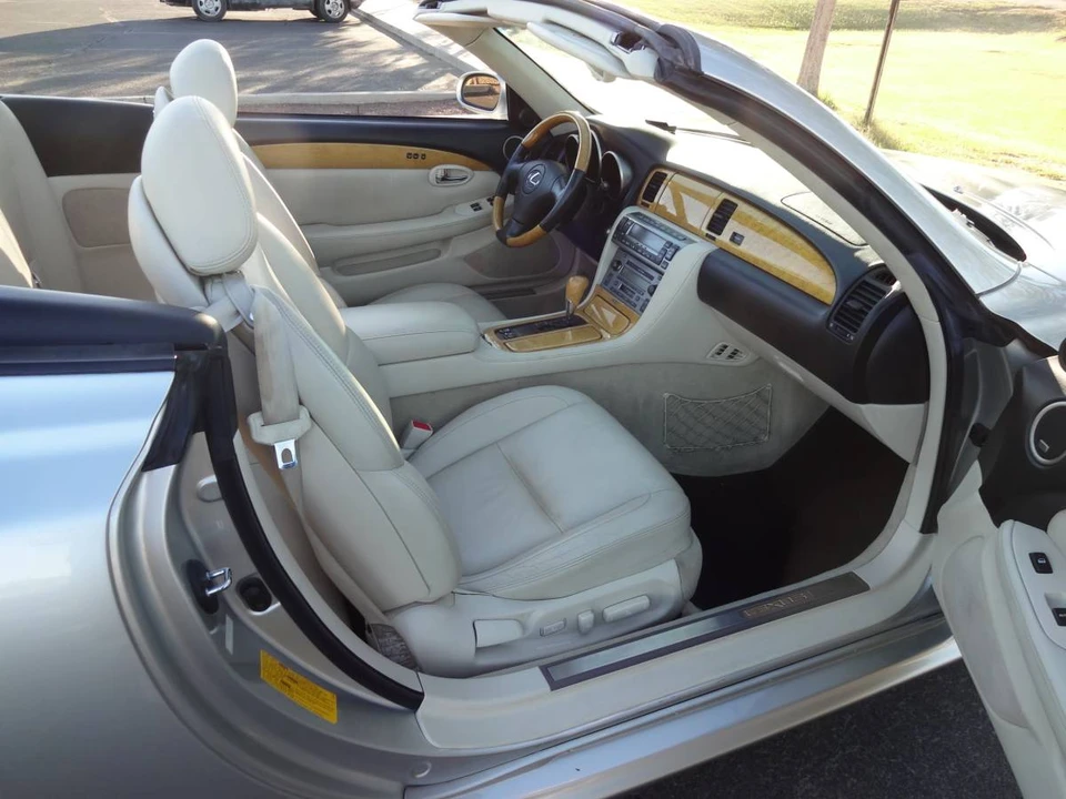 2002 Lexus SC430 - Image 6 of 13