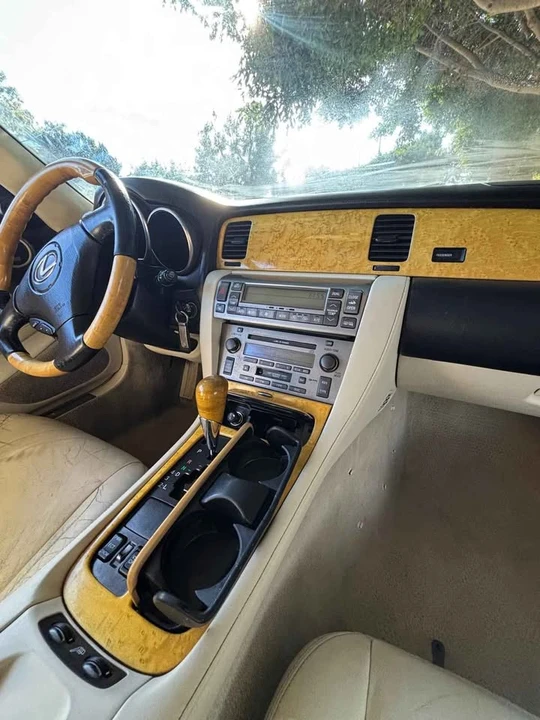 2002 Lexus SC430 - Image 11 of 12
