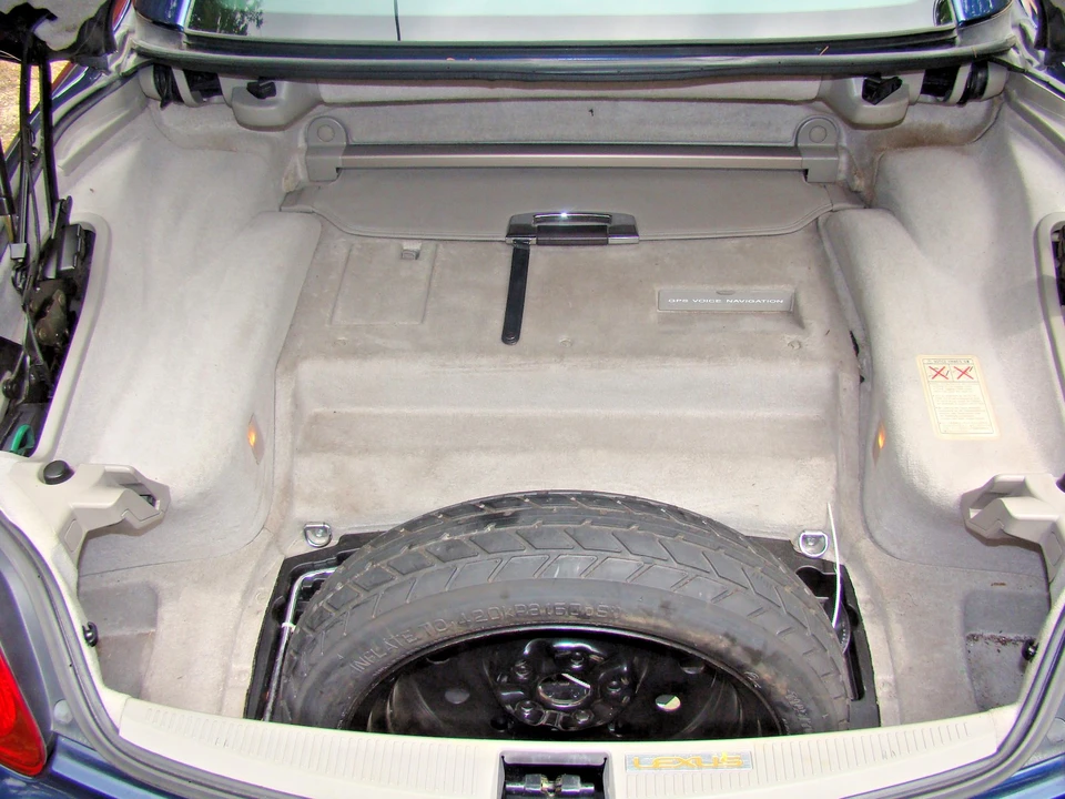 2002 Lexus SC430 - Image 19 of 31