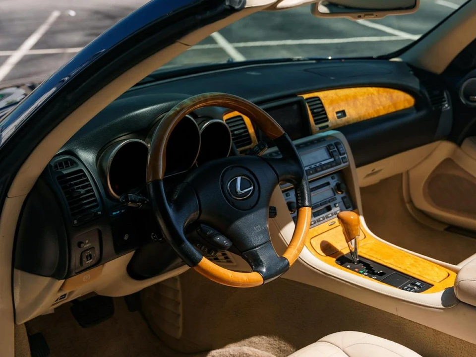 2002 Lexus SC430 - Image 7 of 10
