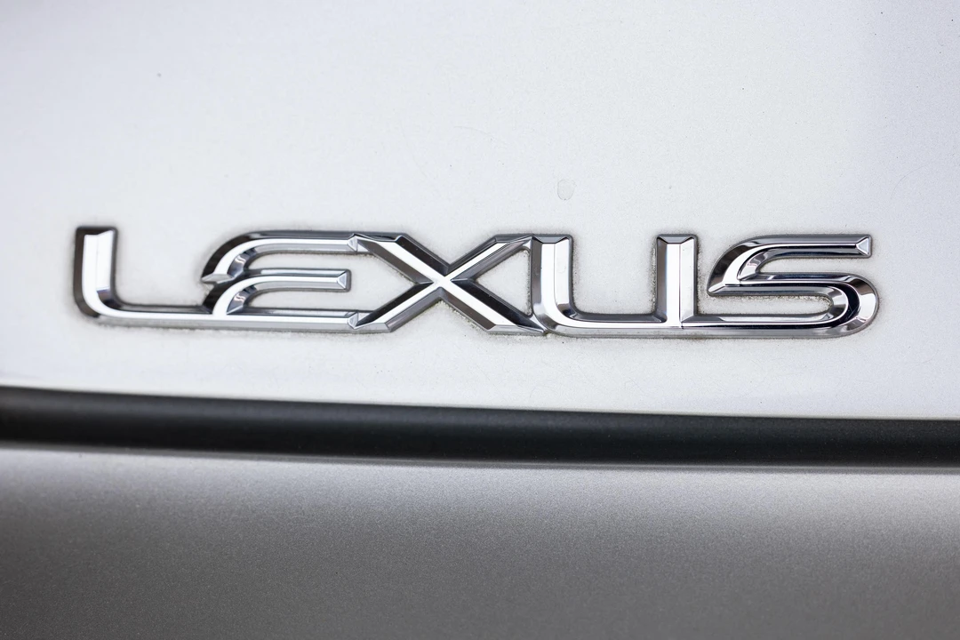 2002 Lexus SC430 - Image 18 of 31