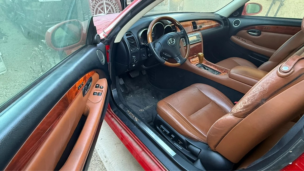 2002 Lexus SC430 - Image 4 of 11